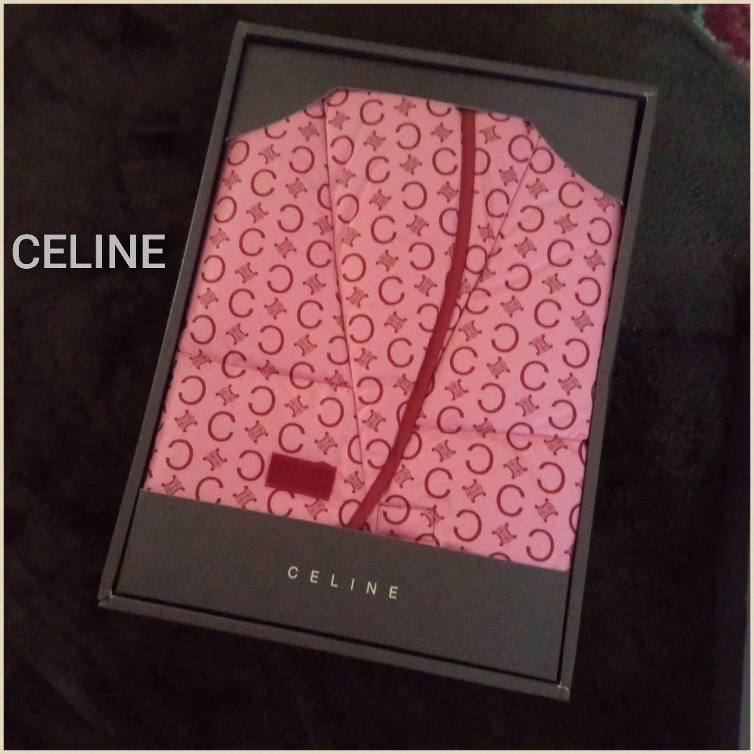 CELINE　羽毛肩当てダウンベスト　マカダム柄トリオンフ　西川産業(株)高島屋