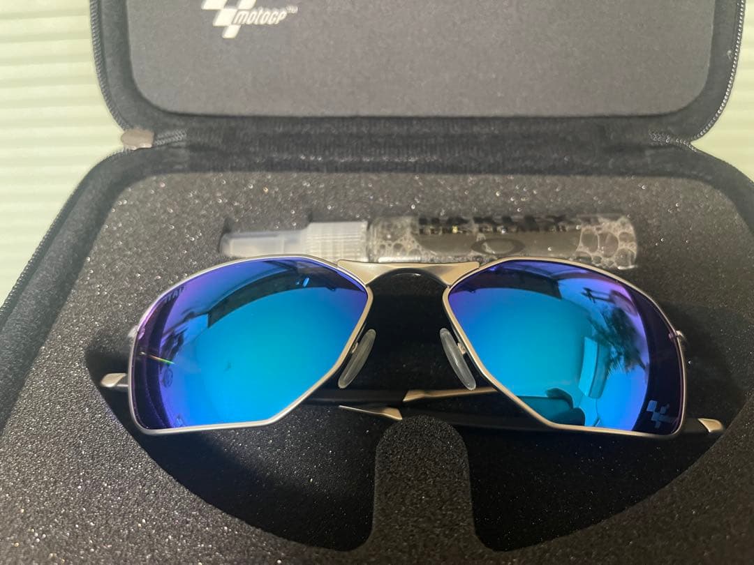 Oakley スポーツサングラス　moto GP 偏光サングラス　アイウェア