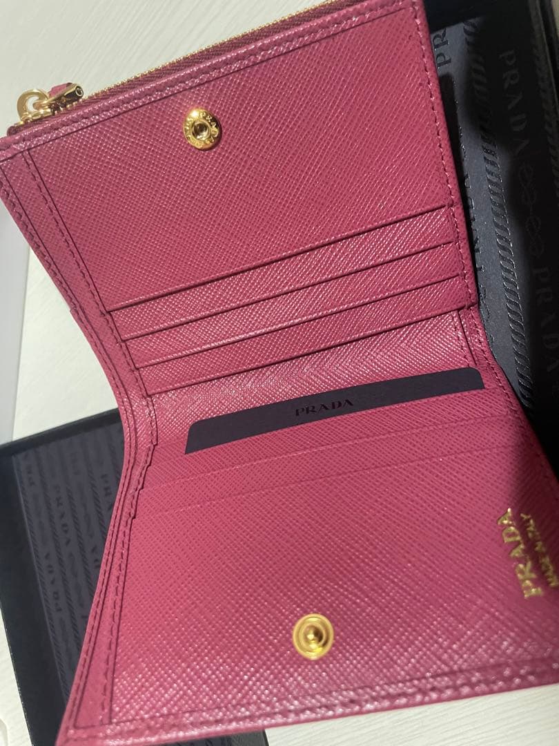 PRADA ピンク サフィアーノレザー 二つ折り財布