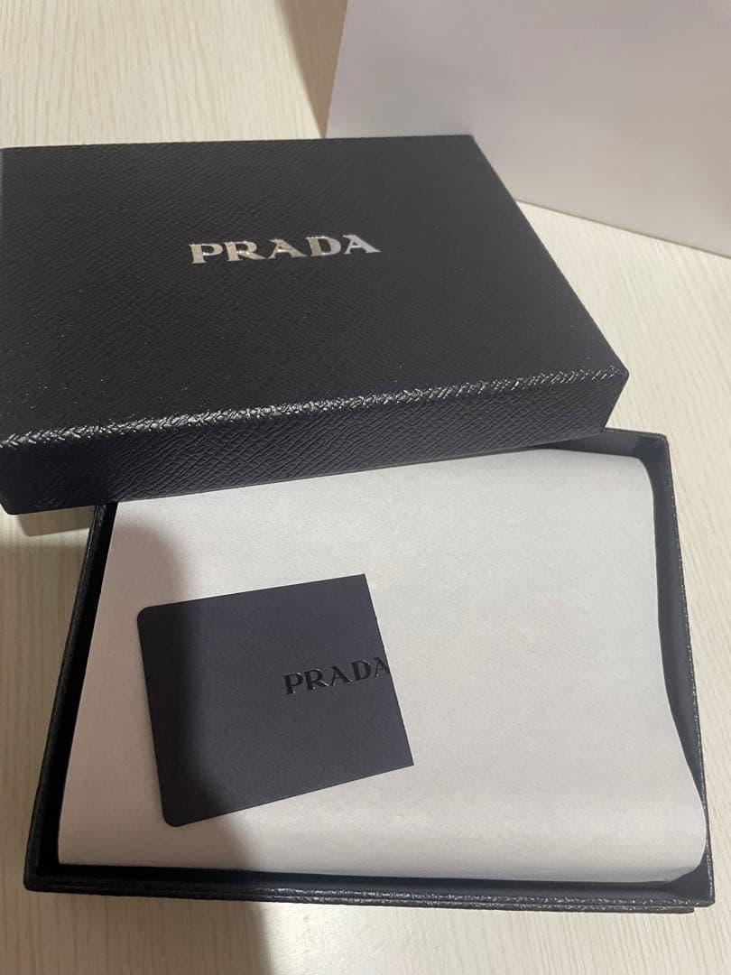 PRADA ピンク サフィアーノレザー 二つ折り財布
