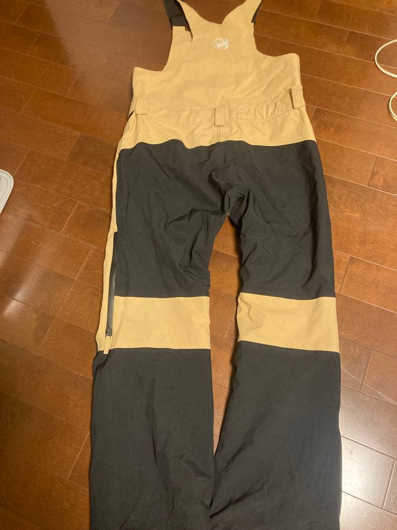 値下げ可能　nomadik ビブパンツ　ベージュ　ブラック　スノーボード　ウェア