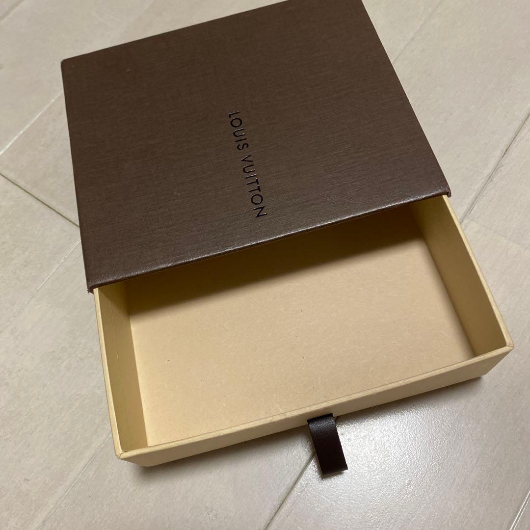 値下げ！Louis Vuitton 二つ折り財布 赤