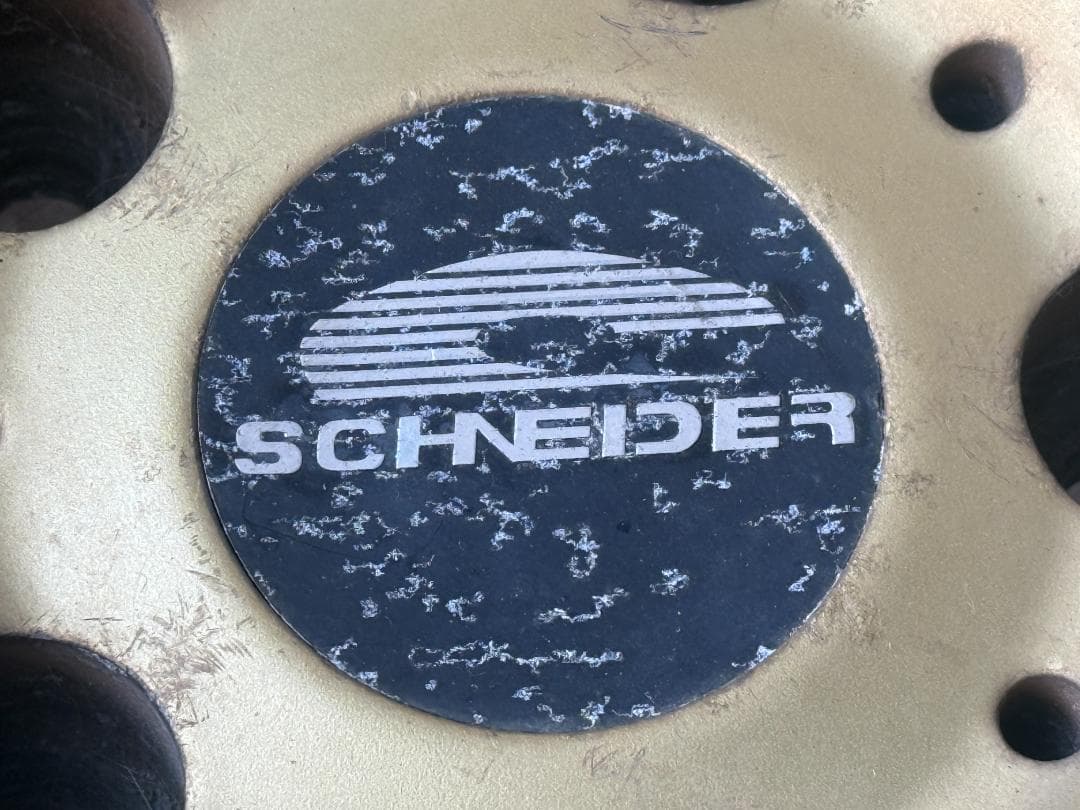 SCHNEIDER　17インチ
