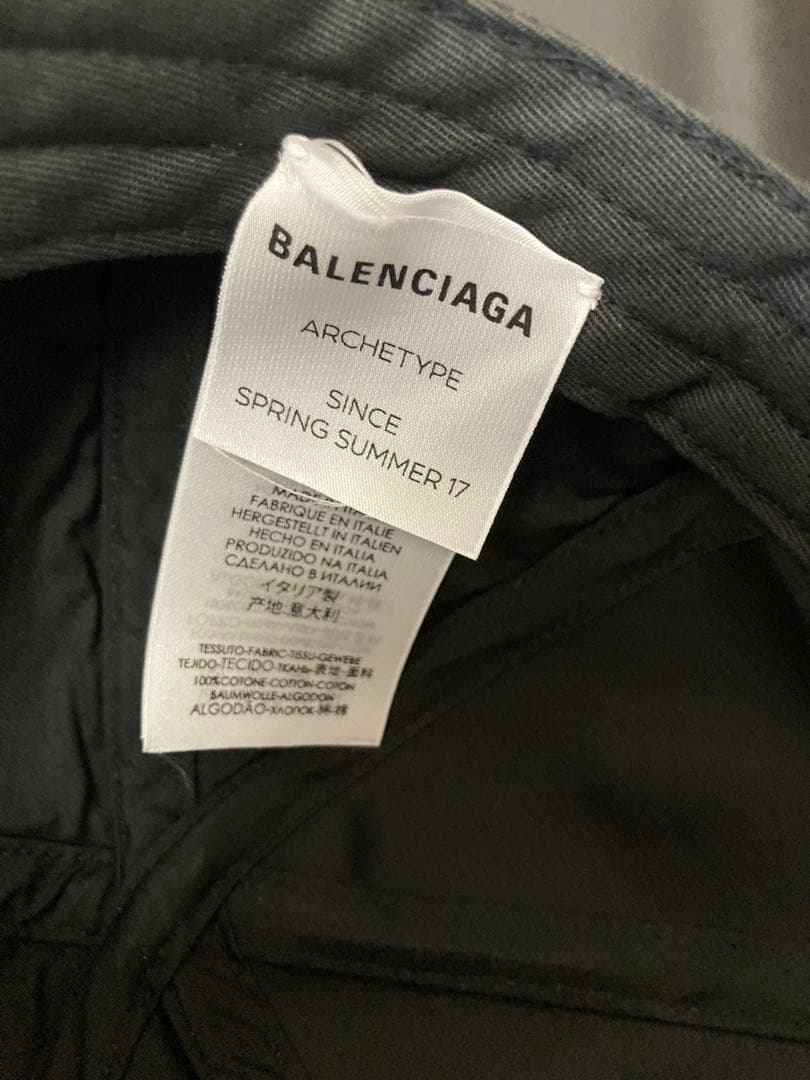 BALENCIAGA ベースボールキャップ ブラック