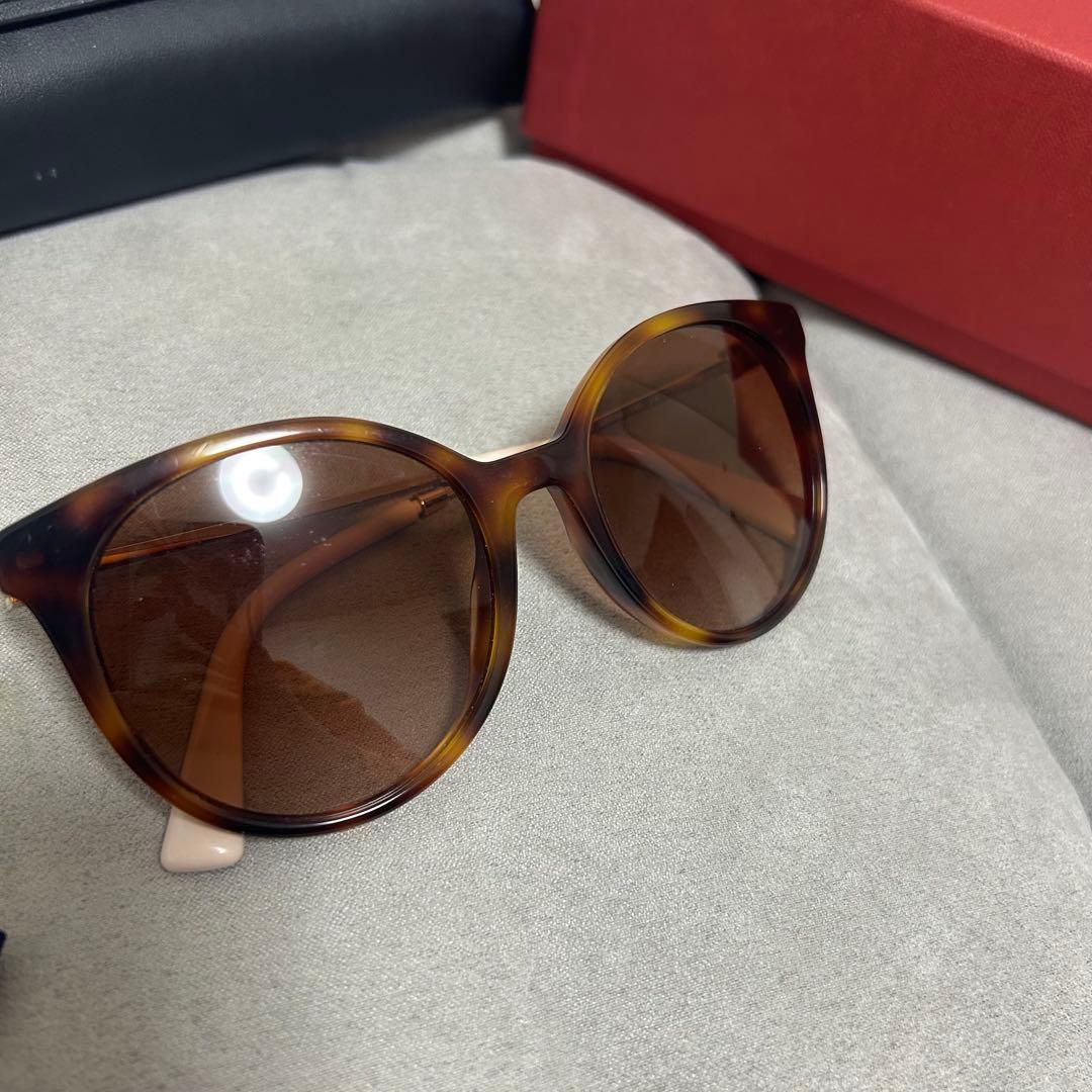 VALENTINO キャットアイサングラス