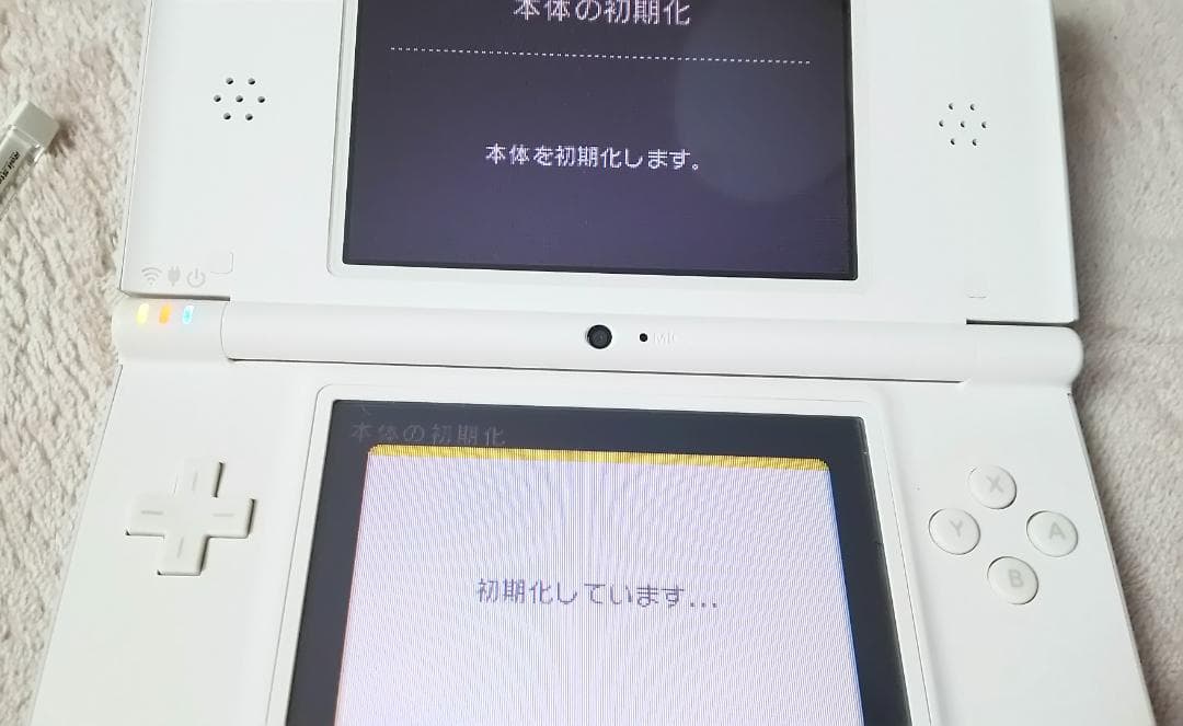 Nintendo DSiLL UTL-001　本体 充電器 ペン FFソフト
