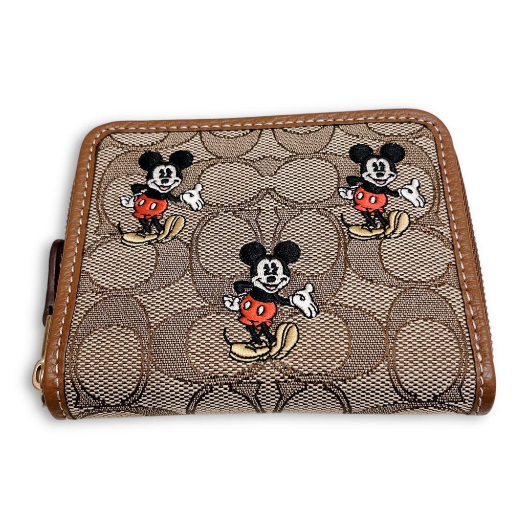 【新品】COACH Disney 二つ折り財布 刺繍 シグネチャー 二つ折り