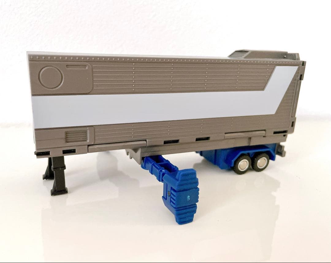 【非正規】 トランスフォーマー G1 コンボイ (オプティマスプライム)っぽい人