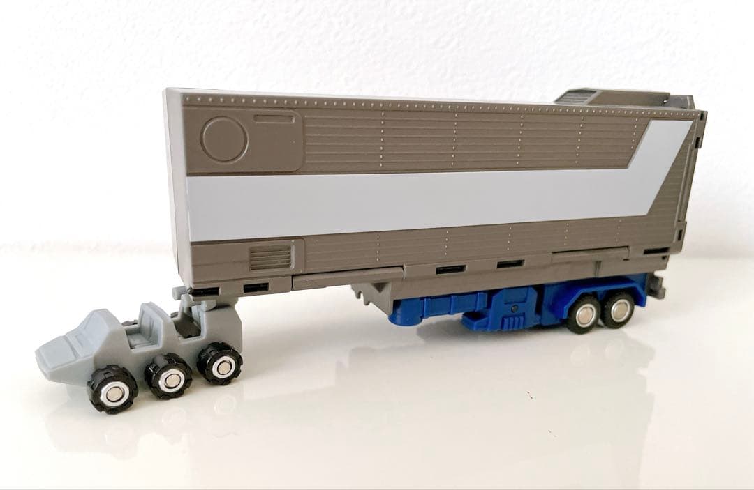 【非正規】 トランスフォーマー G1 コンボイ (オプティマスプライム)っぽい人