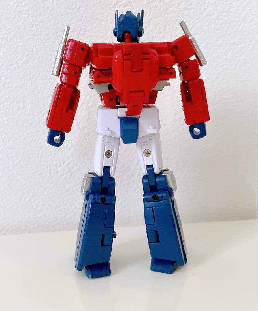 【非正規】 トランスフォーマー G1 コンボイ (オプティマスプライム)っぽい人