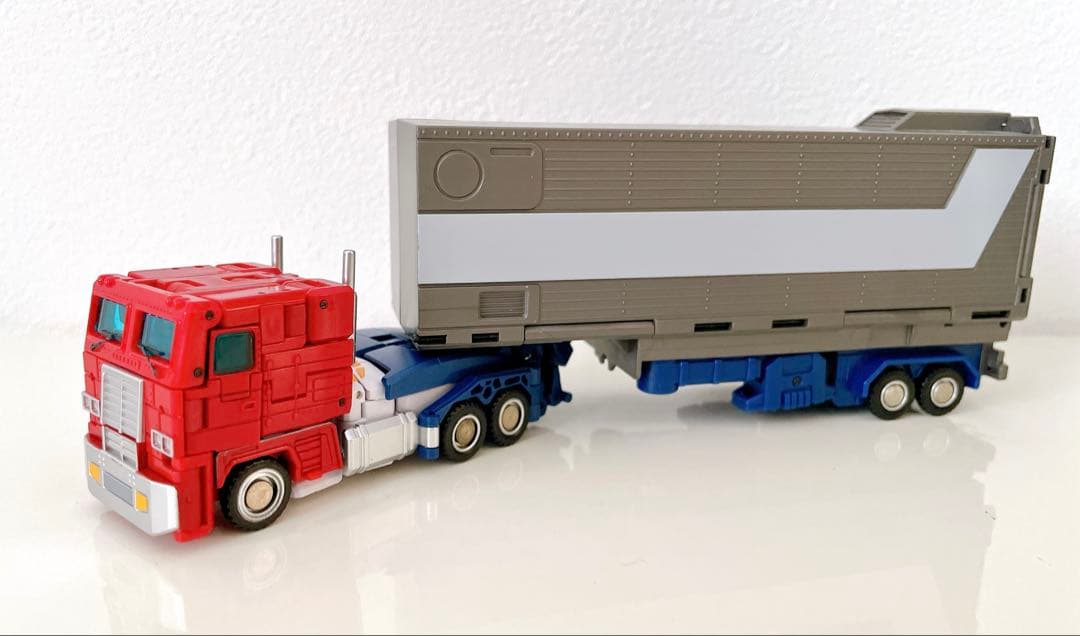 【非正規】 トランスフォーマー G1 コンボイ (オプティマスプライム)っぽい人
