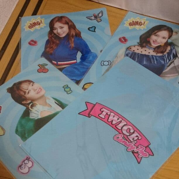 TWICE  クリアファイル  バラ売り可