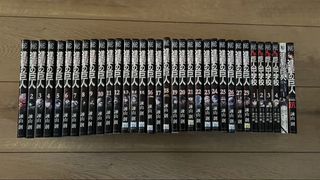 漫画まとめ売り　進撃の巨人　終わりのセラフ　ハイキュー　ムシブギョー