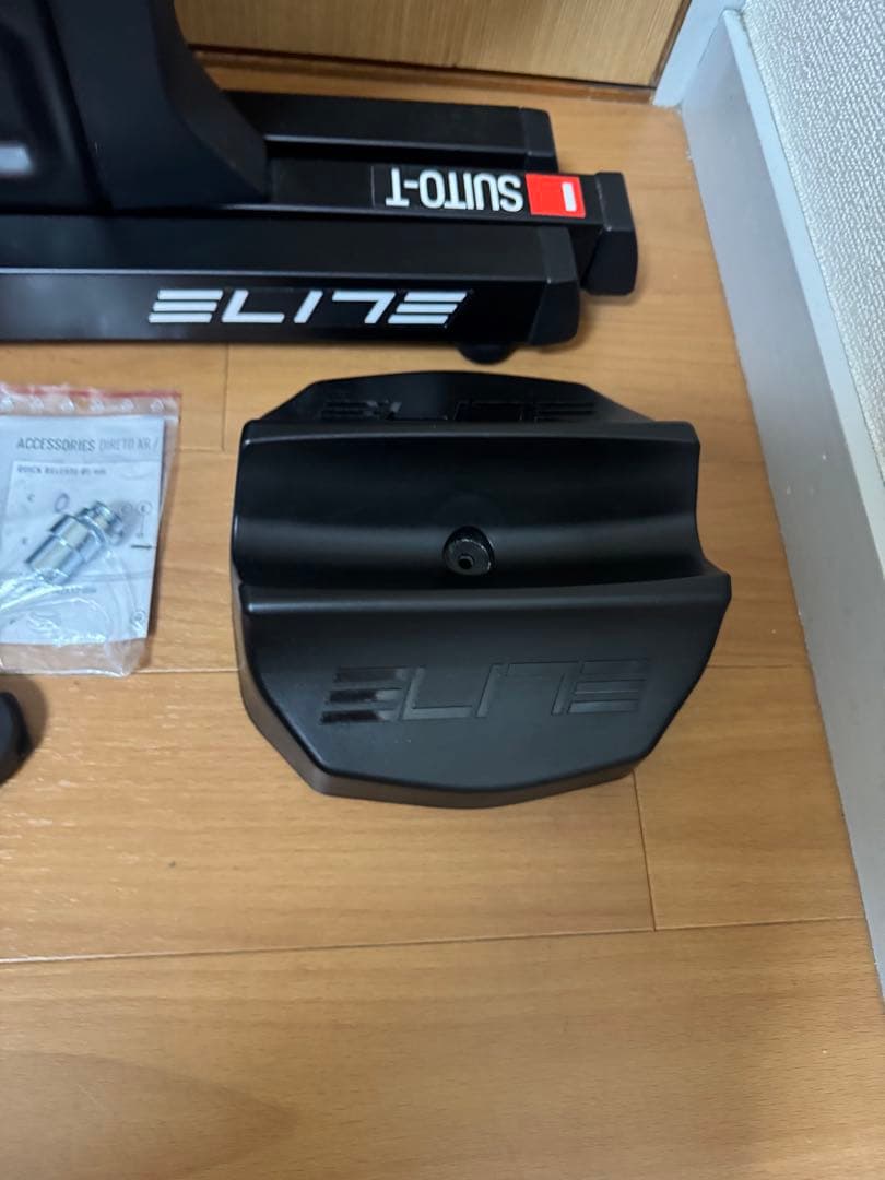 ELITE エリート　SUITO-T スマートトレーナー　固定ローラー