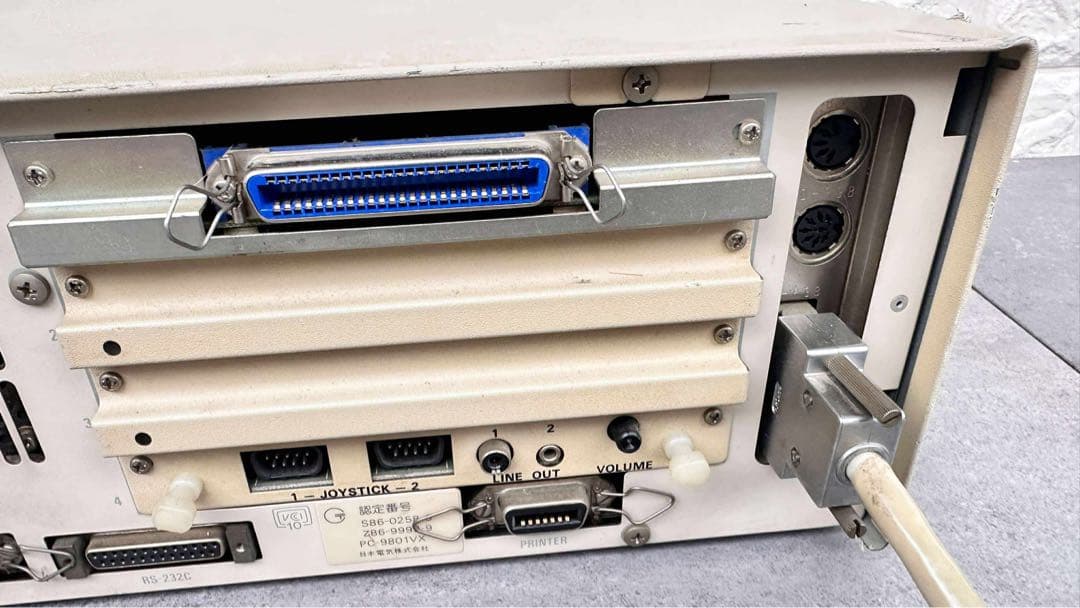 NEC ヴィンテージパソコン　PC-9801VX 専用マウス　キーボード付き