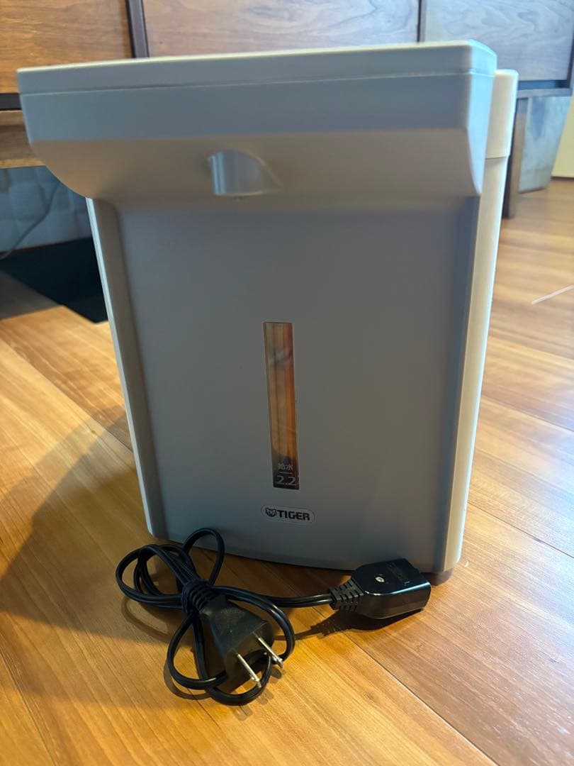 【美品】TIGER 蒸気レスVE電気まほうびんとく子さん電気ポット 2.2㍑