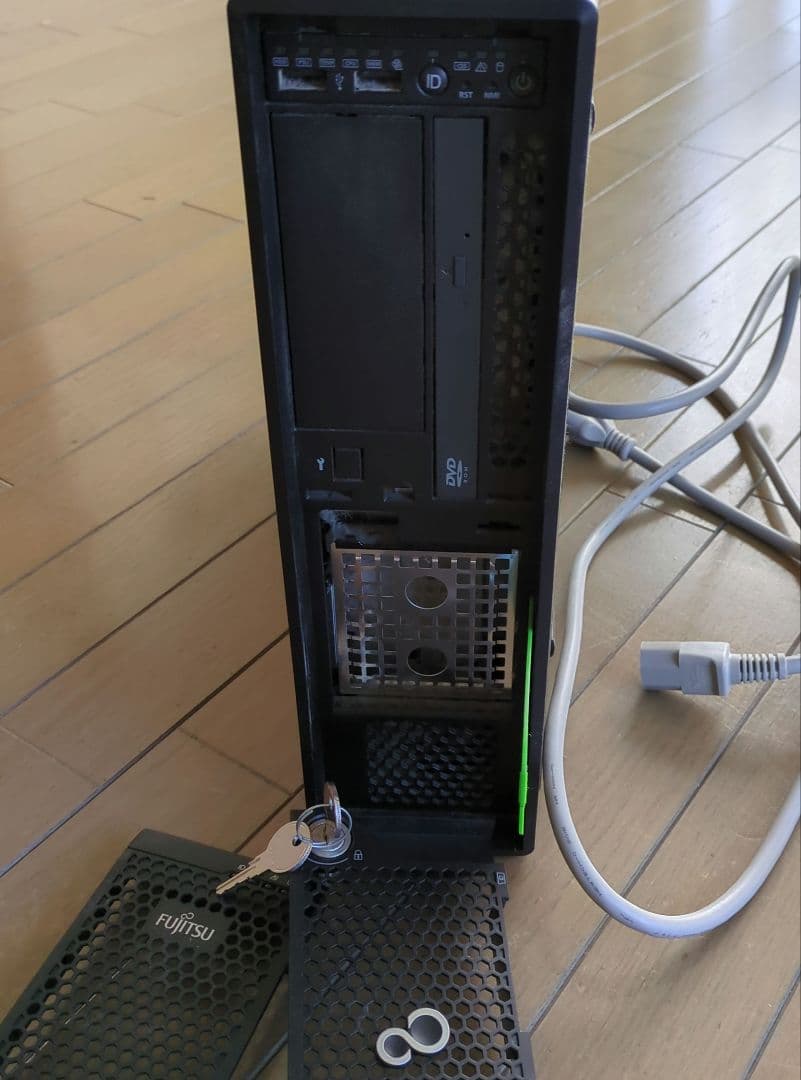 サーバー Fujitsu PRIMERGY TX1320 M1