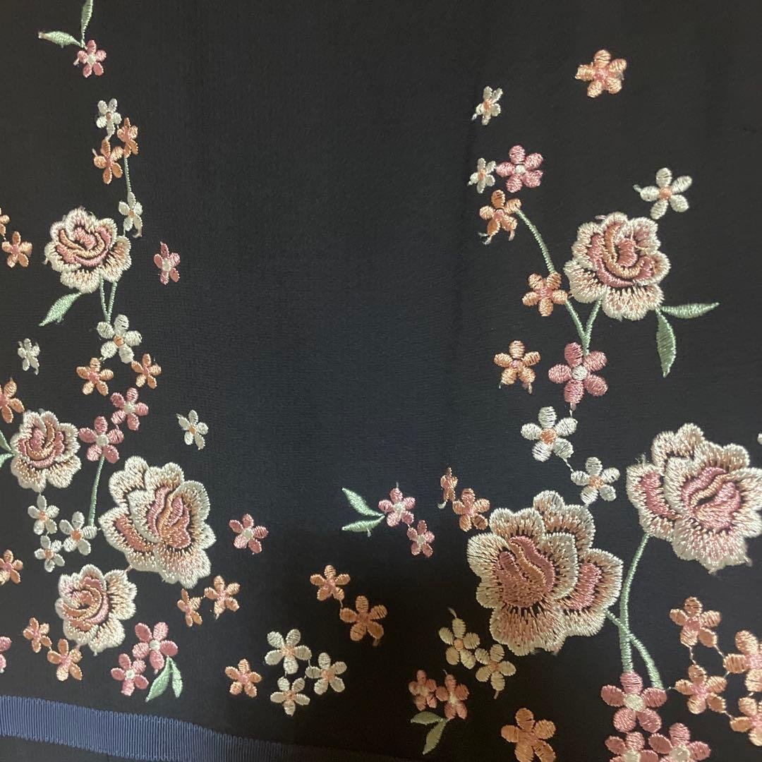 最終価格　ローズティアラ　大きいサイズ42号　ワンピース　フラワー刺繍