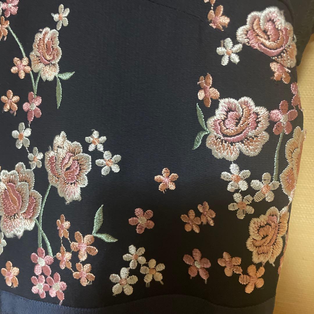最終価格　ローズティアラ　大きいサイズ42号　ワンピース　フラワー刺繍