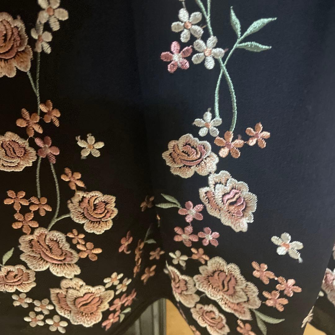 最終価格　ローズティアラ　大きいサイズ42号　ワンピース　フラワー刺繍