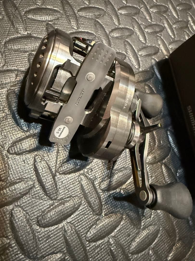 リール 23 SHIMANO CALCUTTA CONQUEST BFS XG