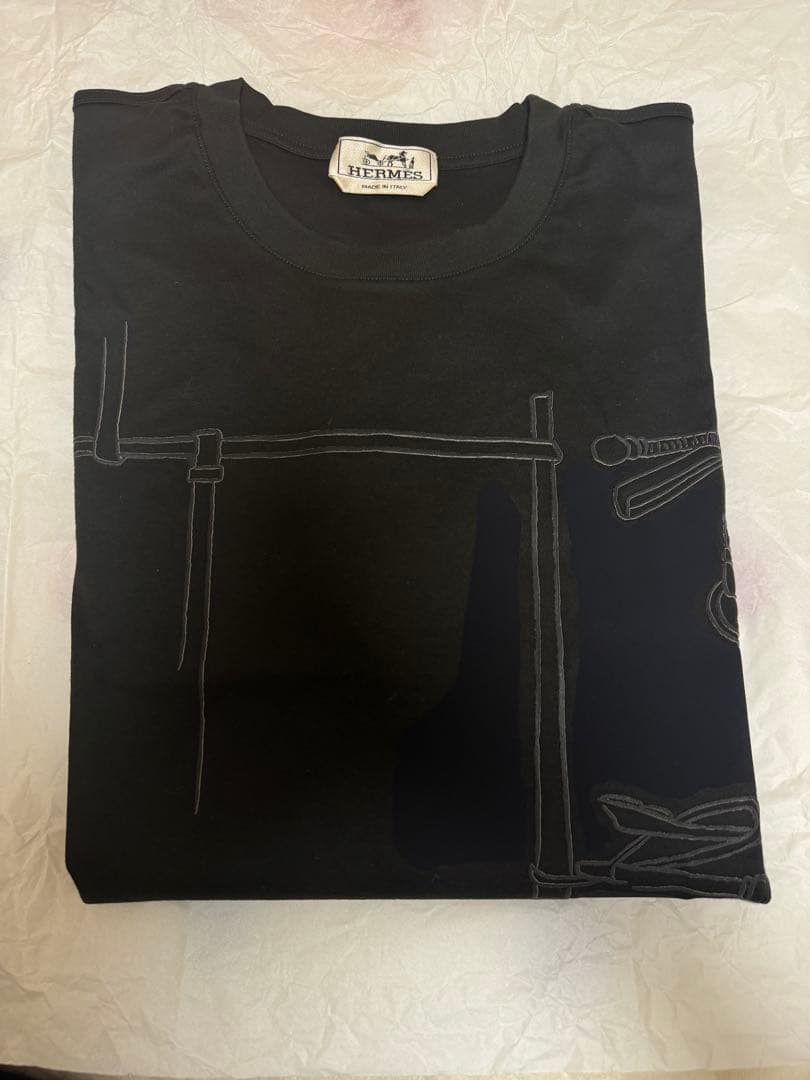 【新品未使用】HERMES カーキ Lサイズ Tシャツ　アルネ・アン・グアッシュ