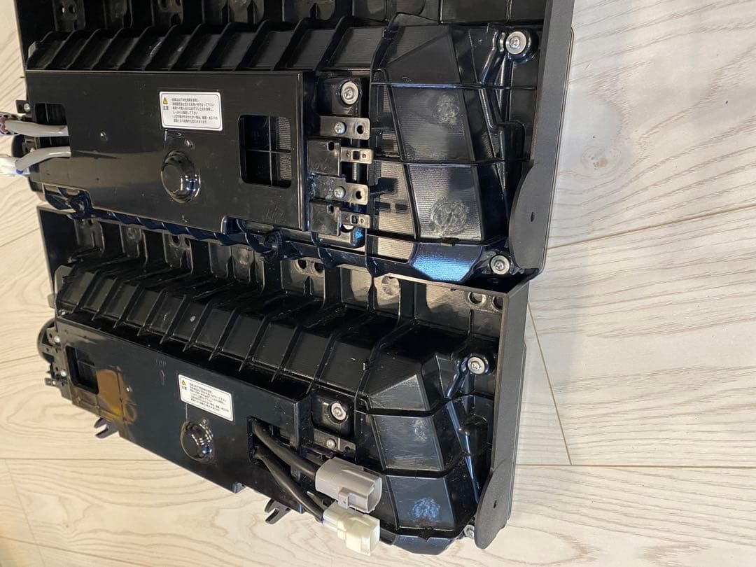 中古 小糸 KOITO 3連LEDテールランプ