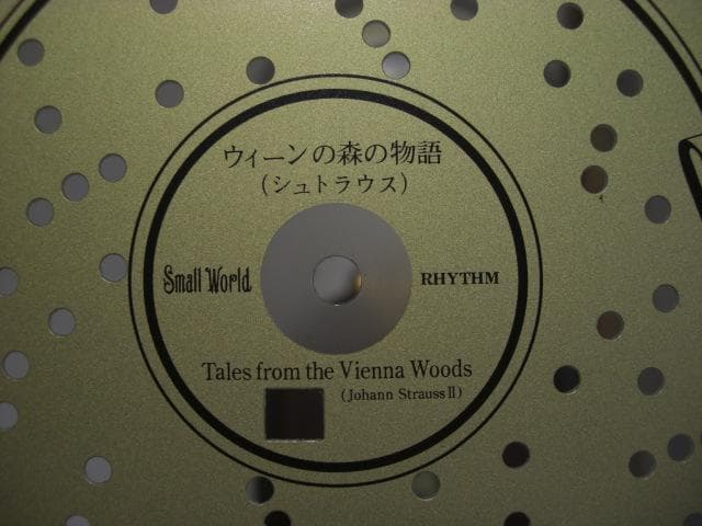◆RHYTHM/リズム時計　SmallWorld　オルゴールからくり時計◆