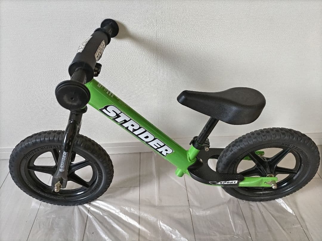 STRIDER バランスバイク 12インチ グリーン スポーツモデル