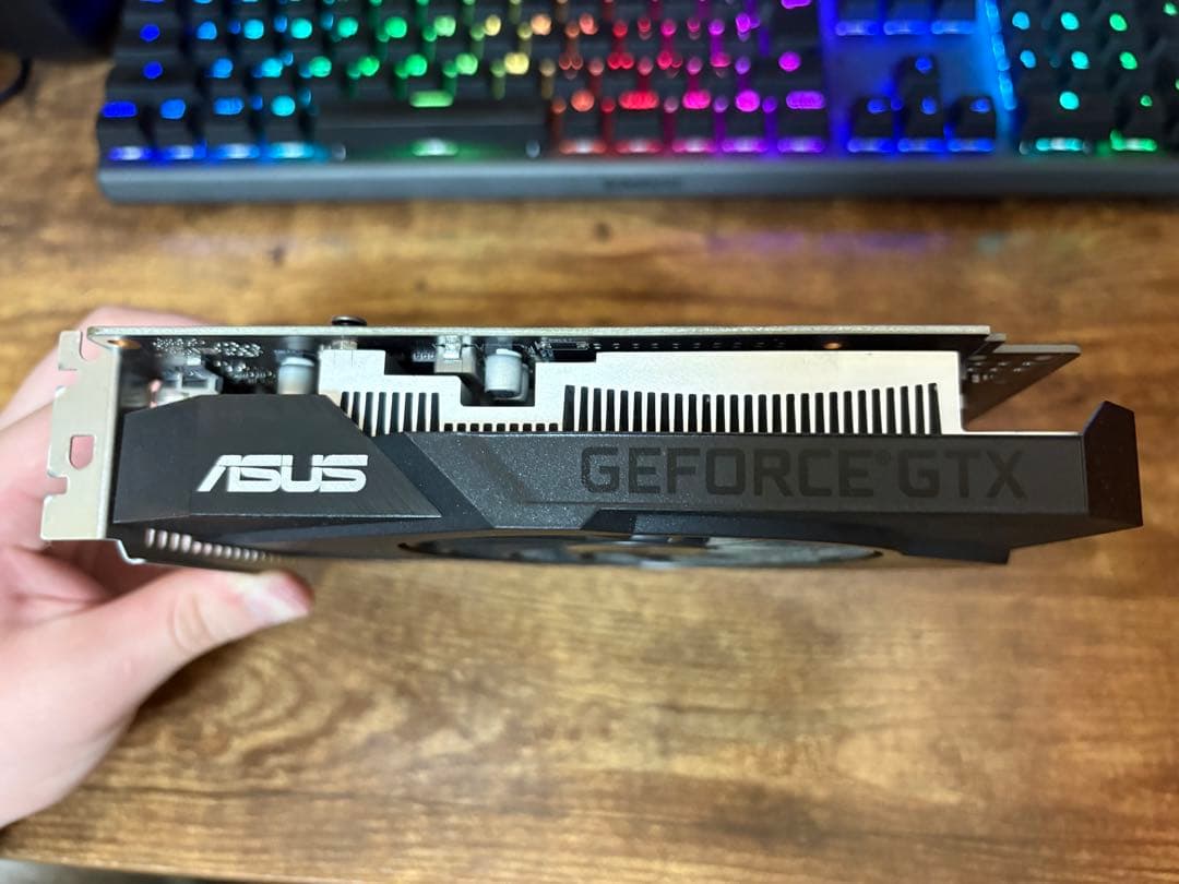 ASUS Phoenix GeForce GTX1650 動作確認済み