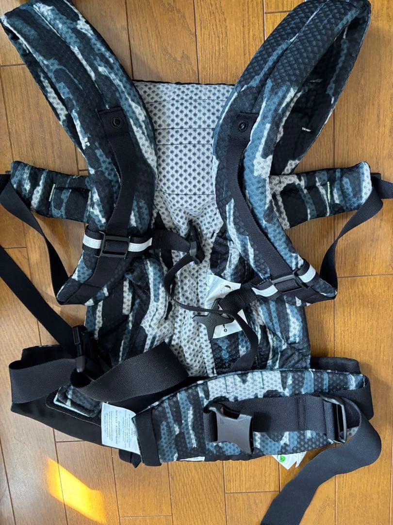 ergobaby OMNI breeze 抱っこ紐 ペイントブラック