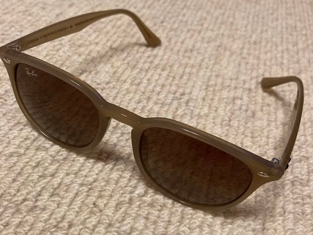 Ray-Ban サングラス形：ボストン　男女兼用イタリア製
