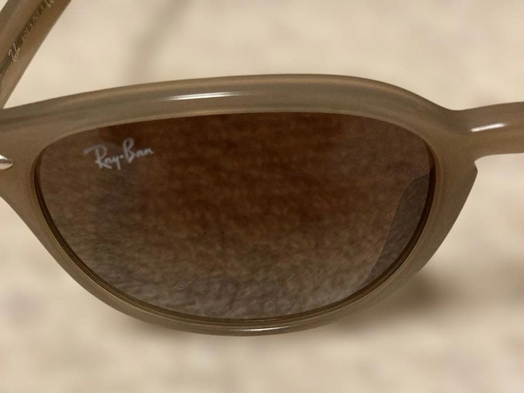 Ray-Ban サングラス形：ボストン　男女兼用イタリア製