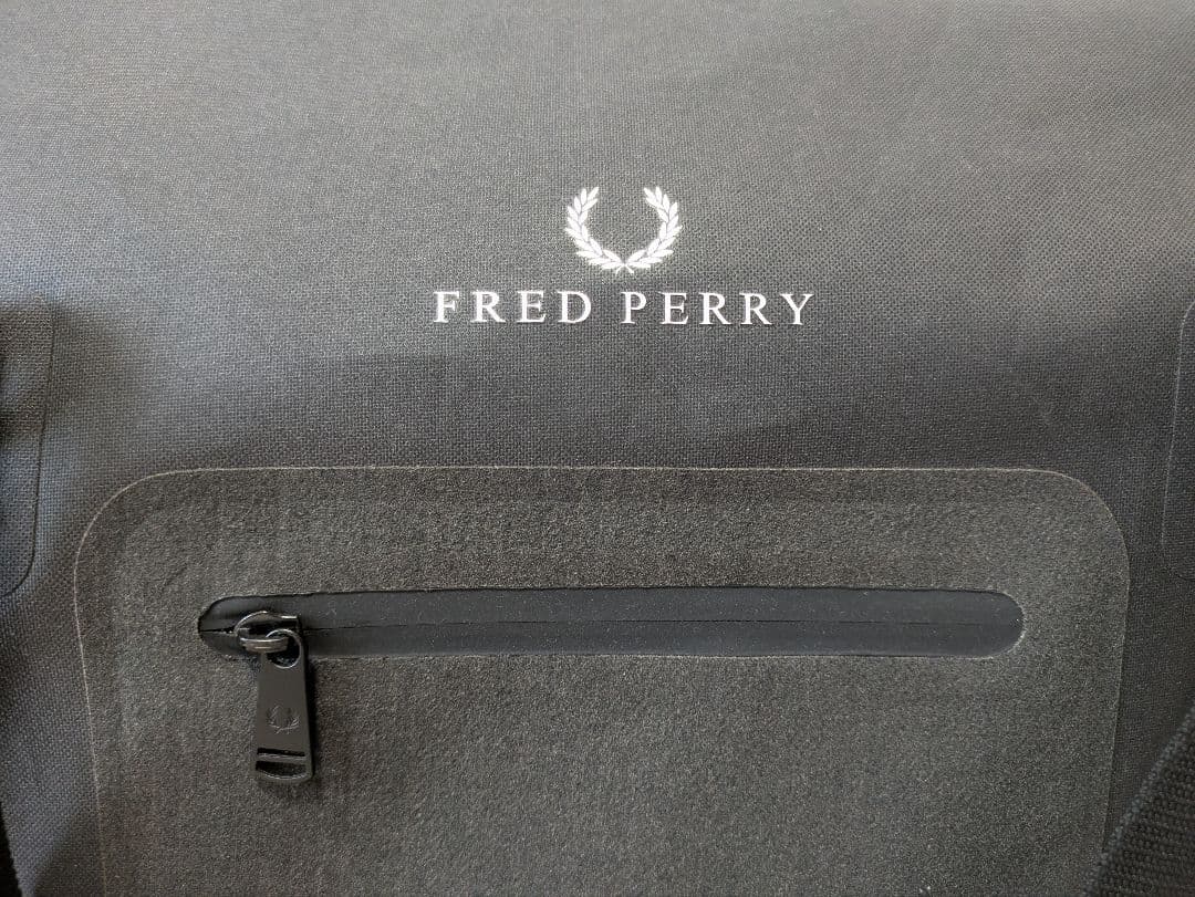 バッグ FRED PERRY / SHELTER BARREL BAG