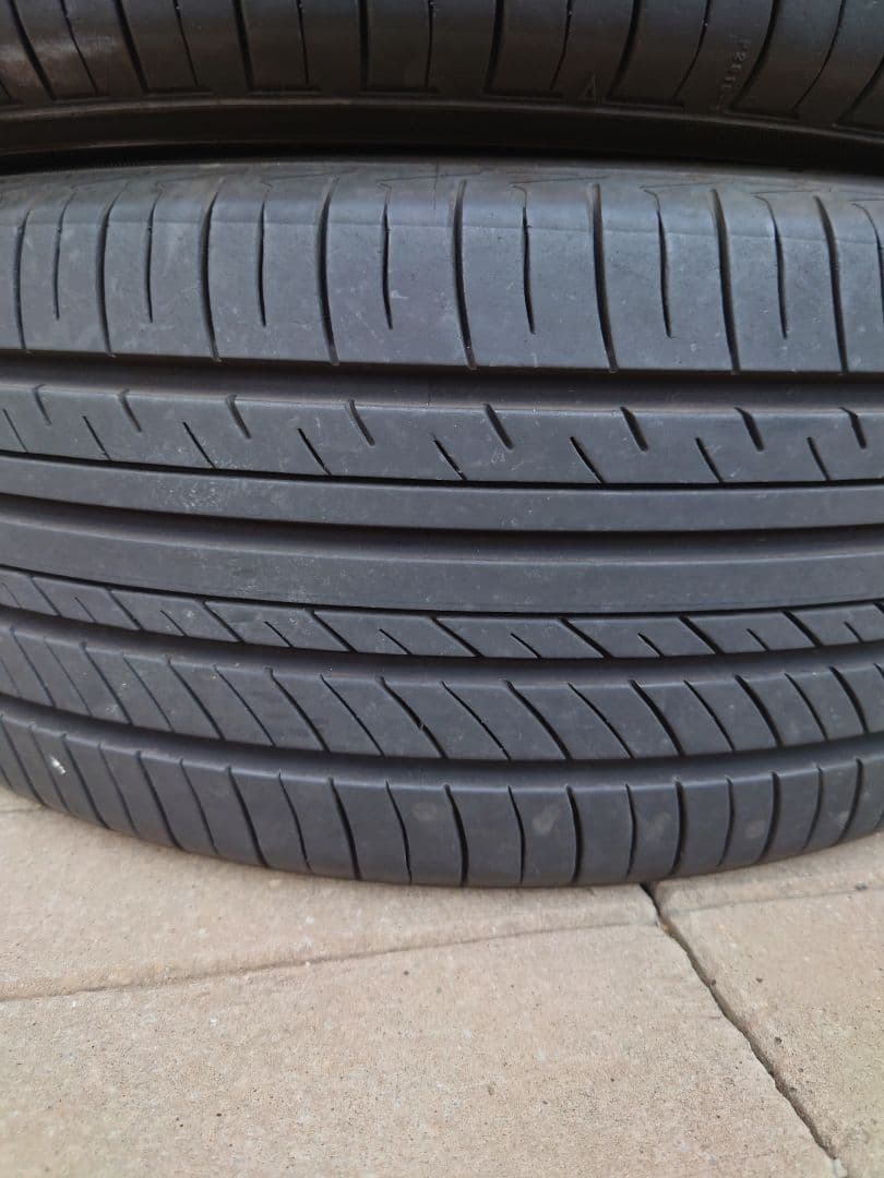 送料込　225/45R18 YOKOHAMA ADVAN dB V552　4本