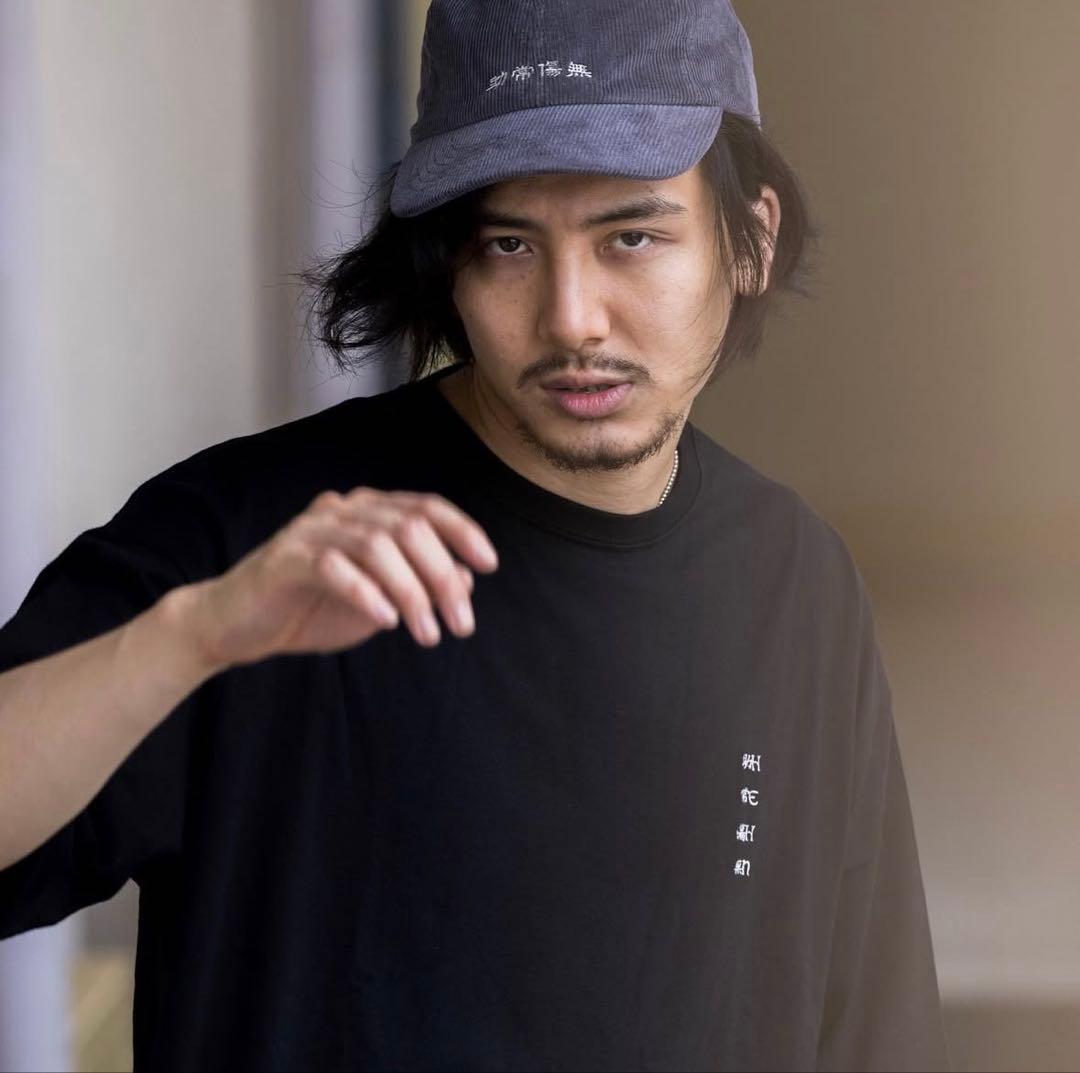 藤井風 変な人Tシャツ助常傷無HEHN Lサイズ