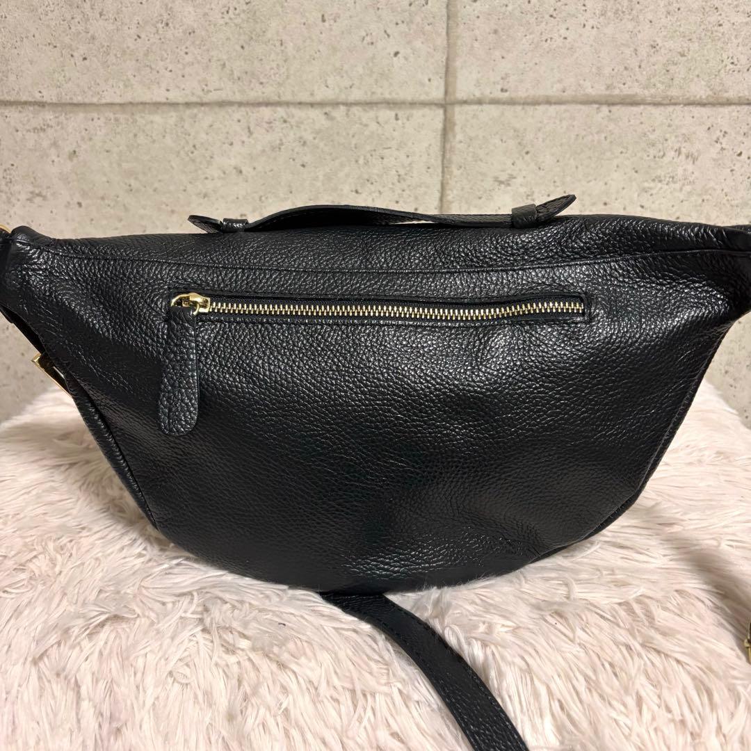 【美品】AULENTTI ボディバッグ ショルダーバッグ　ブラック