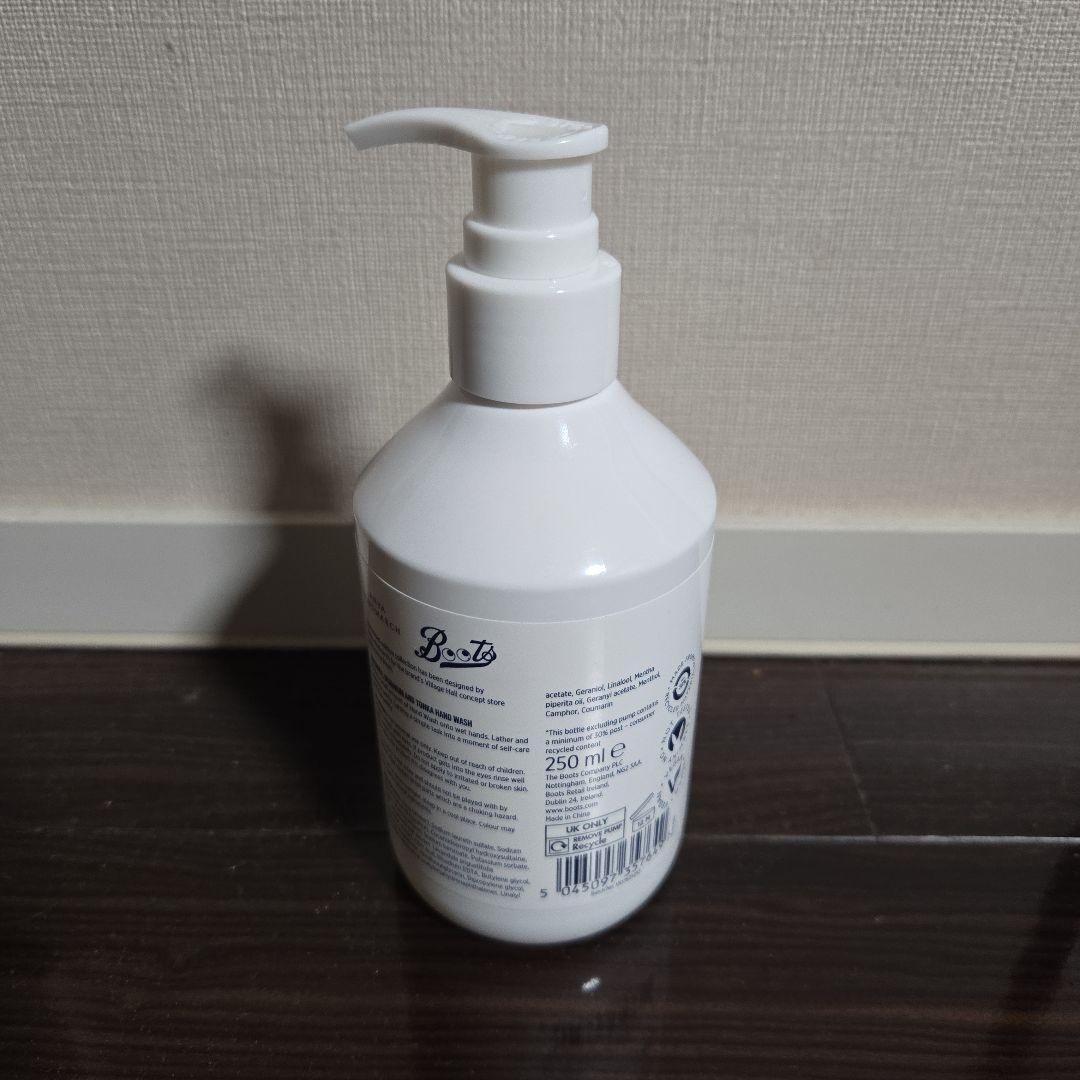 アニヤハインドマーチ×Boots ハンドウォッシュ 250ml