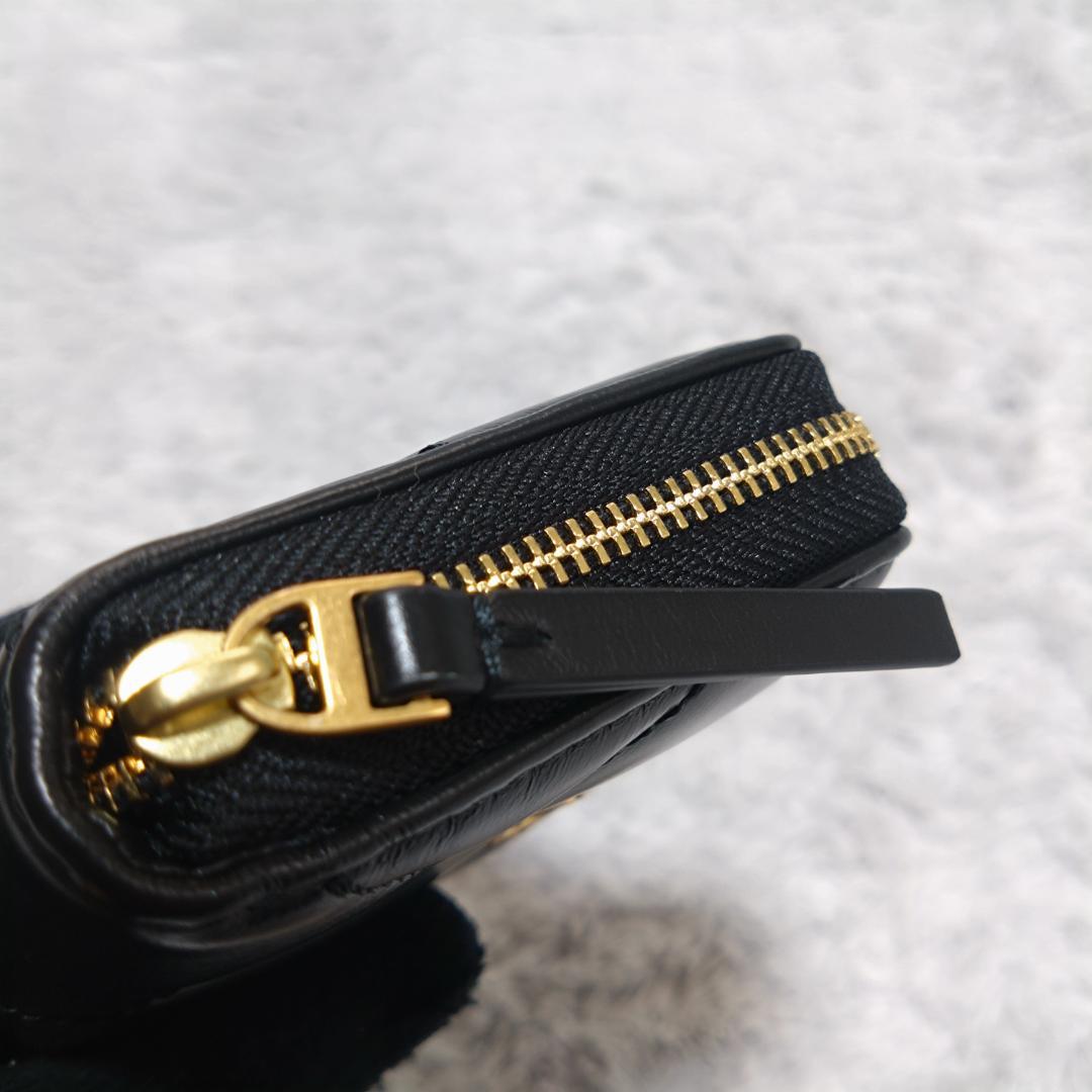 トリーバーチTORYBURCH　ブラックレザー ダイヤモンドキルト　財布　レザー