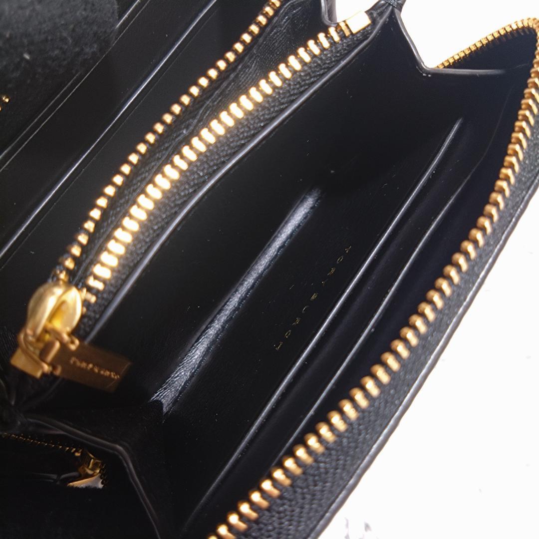 トリーバーチTORYBURCH　ブラックレザー ダイヤモンドキルト　財布　レザー