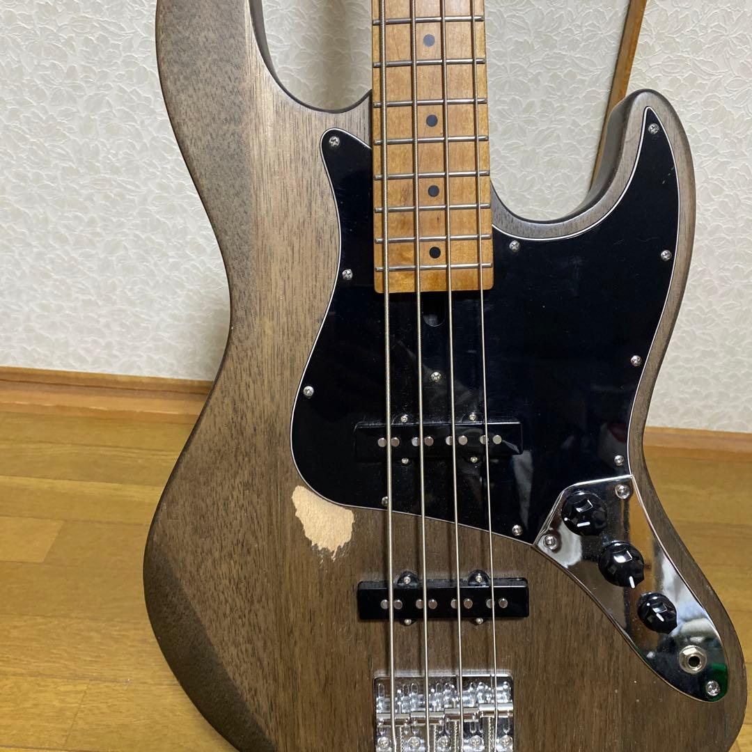 Bacchus ハンドクラフトシリーズ　エレキベース ブラウン 傷あり