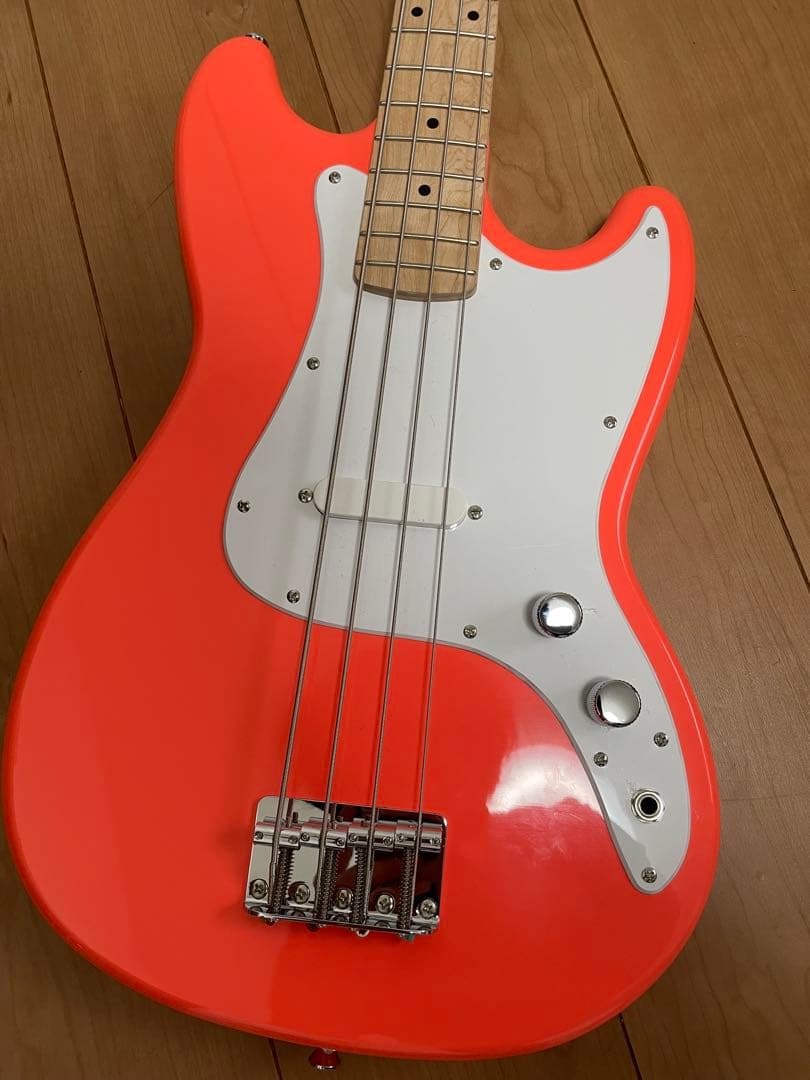 squier Bronco bass ベース