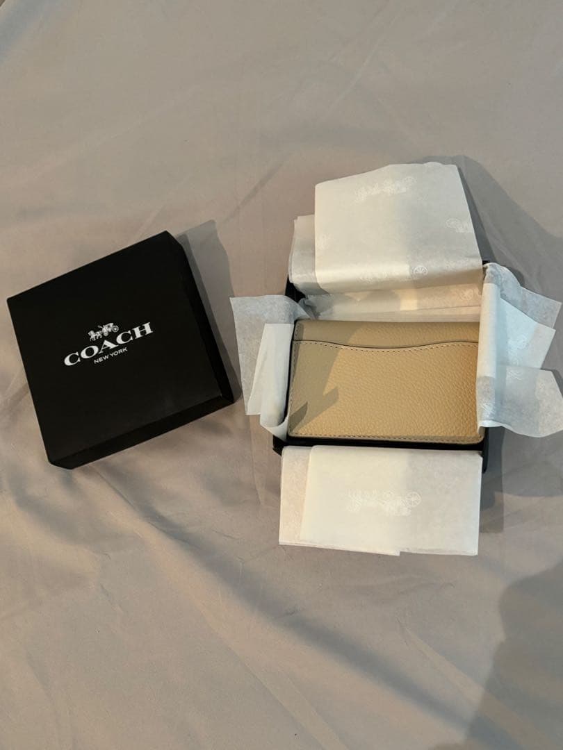 COACH ベージュ レザー 名刺入れ