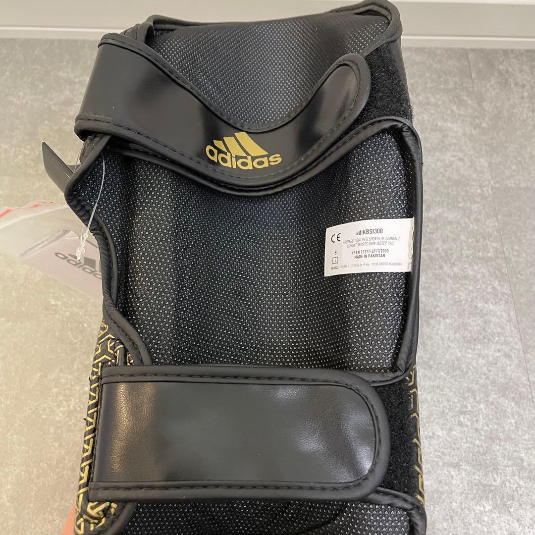 adidas キックボクシング　レッグガード　レガース