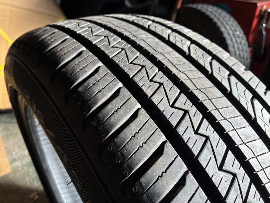 215/45r17 24年製Pirelli 17インチタイヤ 残り溝8.4mm