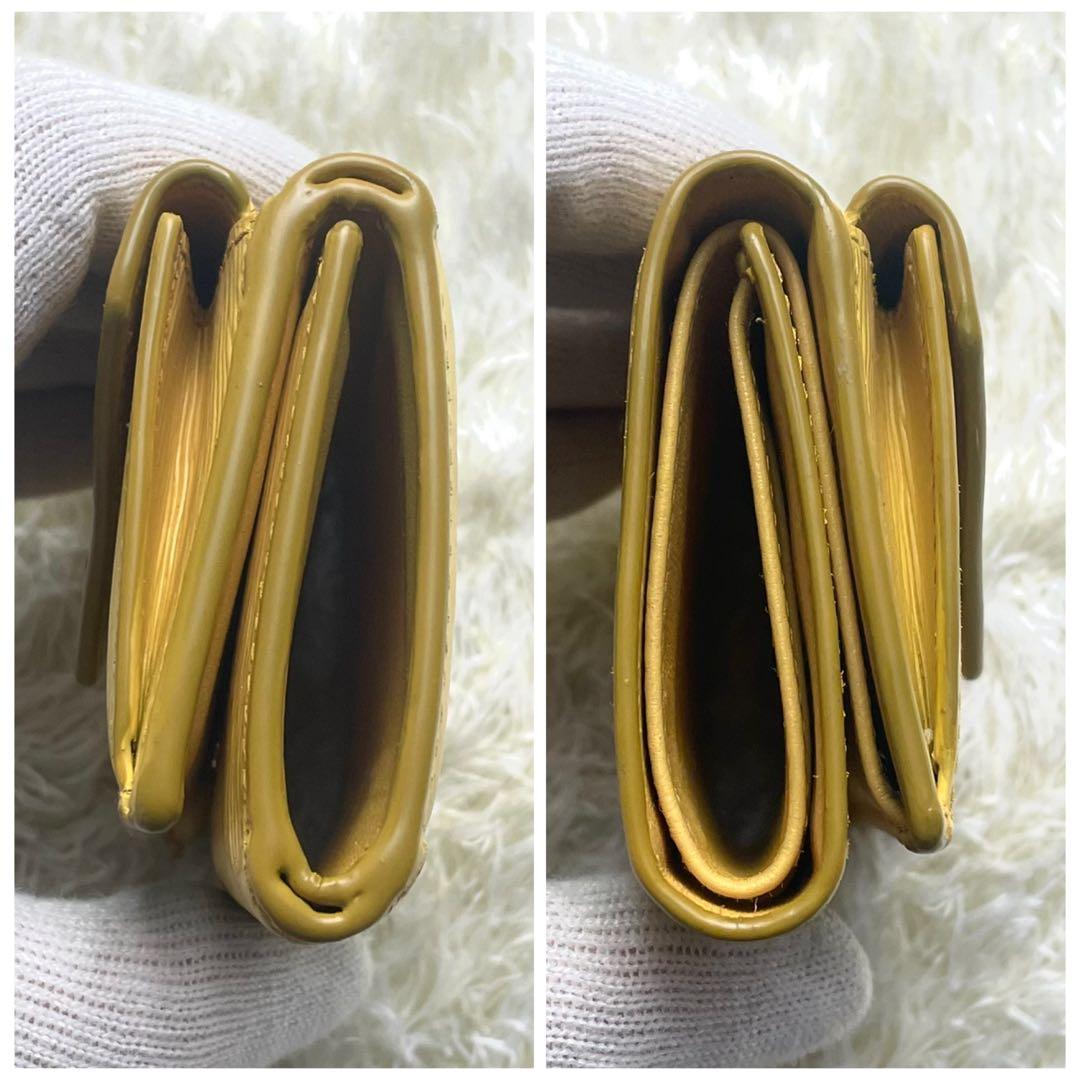 極美品 プラダ ヴィッテロムーブ 三つ折り財布 メタルロゴ イエロー
