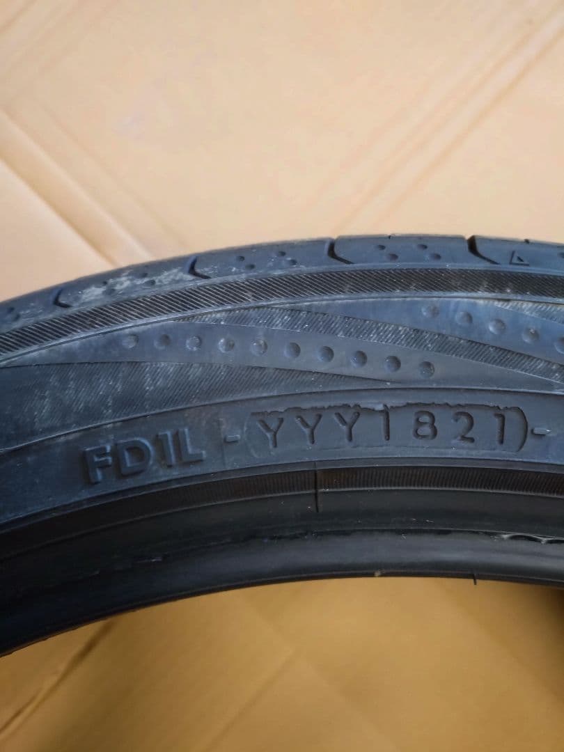 バンナ245/40/R20 ヨコハマ　ブルーアースRV-2 4本セット