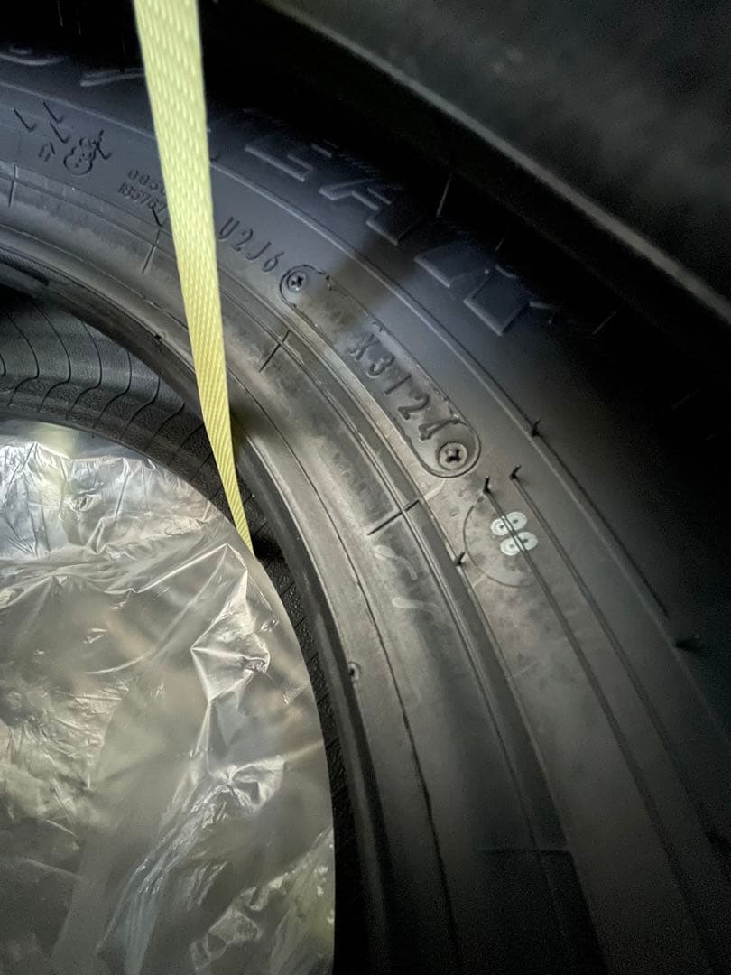 新品　グッドイヤーICE NAVI 185/70R14 スタッドレスタイヤ