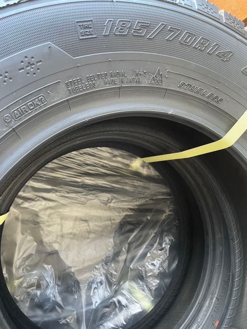 新品　グッドイヤーICE NAVI 185/70R14 スタッドレスタイヤ