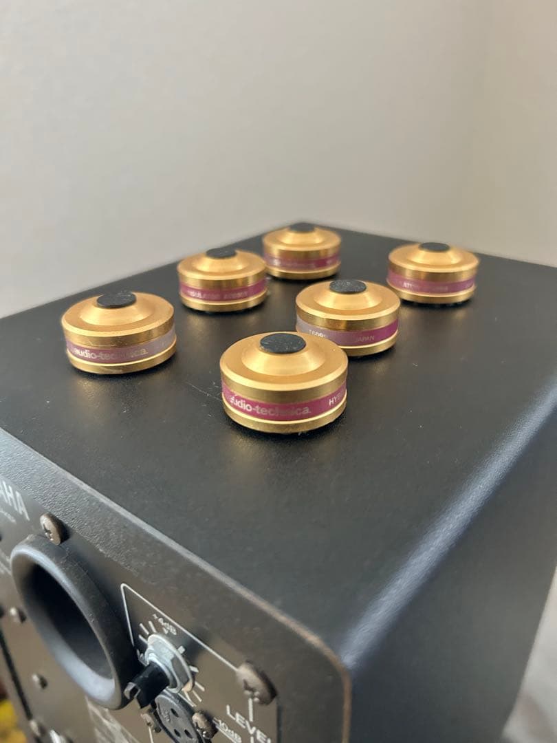 Yamaha スタジオモニタースピーカー HS50M インシュレーター付き